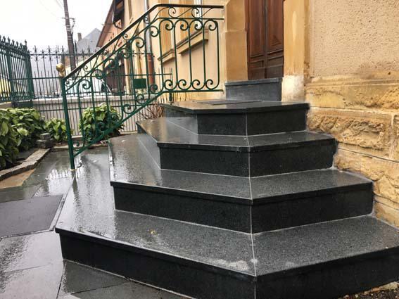 Escaliers en marbre à Fontoy